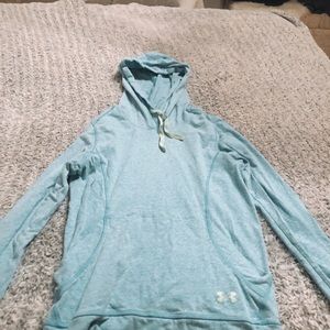 Under armor longsleeve/hoodie